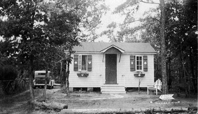 Mastic Park Cottage